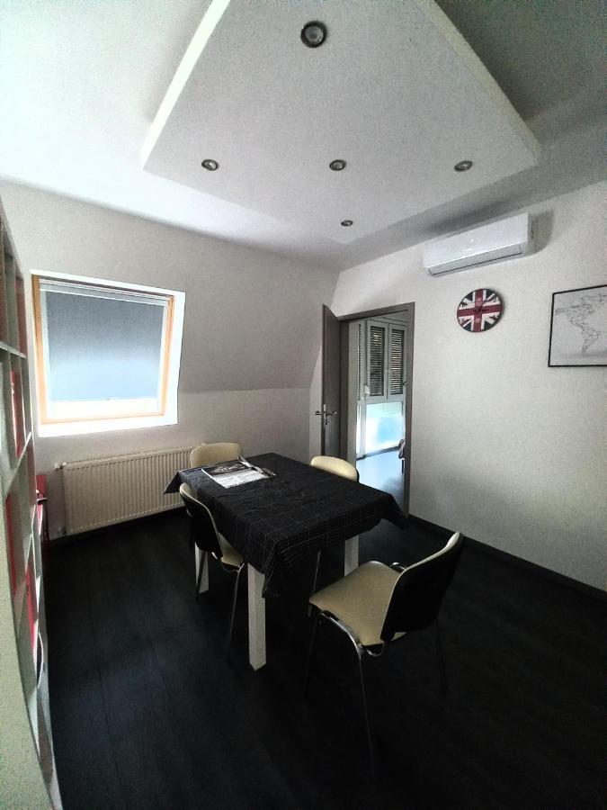 Buckingham Palace Apartman, Debrecen Extérieur photo